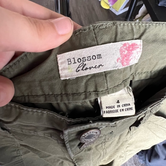 Blossom & Clover Olive Green Cargo Pants, Size 4 - Picture 3 of 3